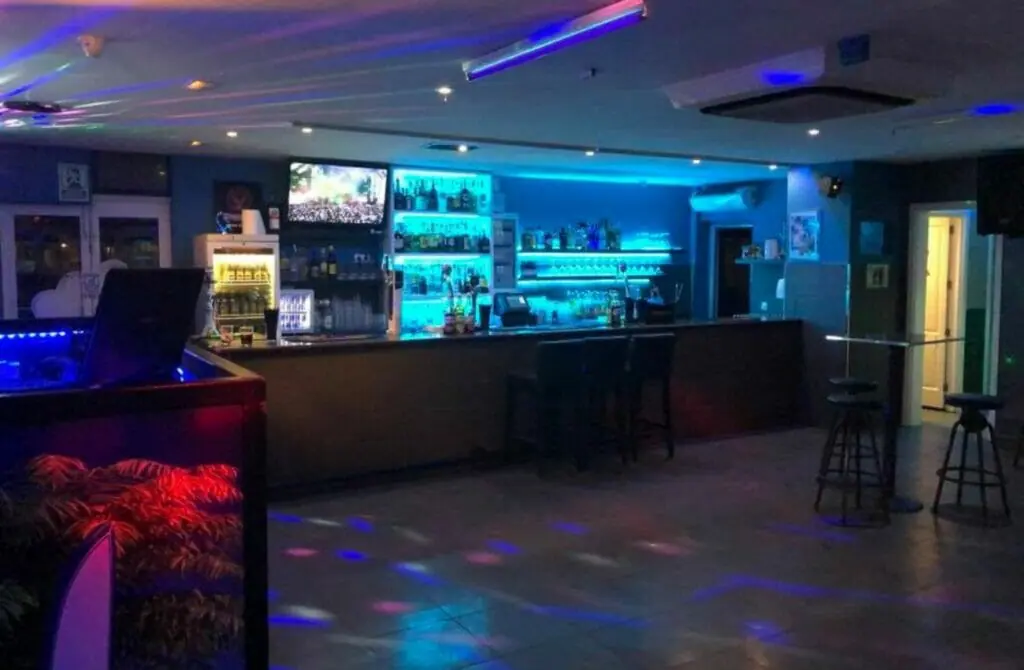 Waikiki Bar - Gay Nightlife in Lanzarote