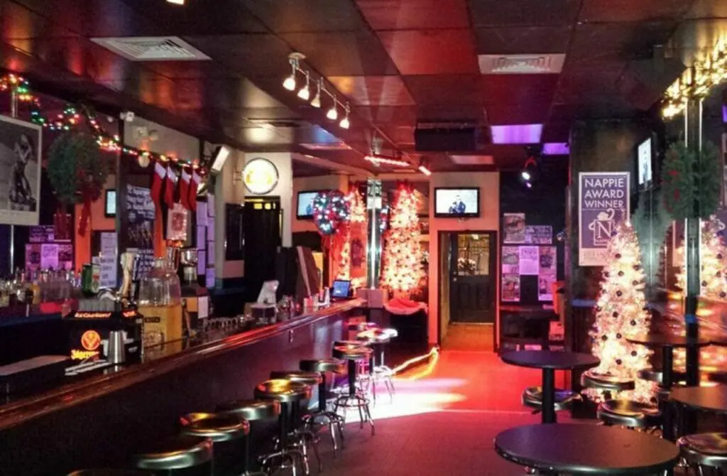 Flip Side Bar & Patio - best gay nightlife in Mobile