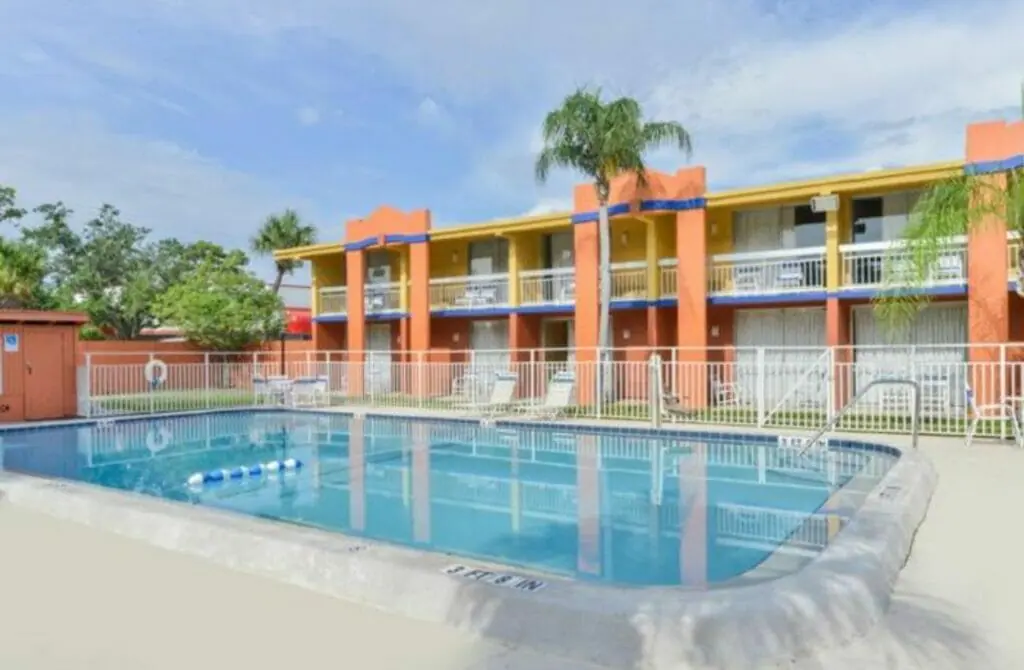 Americas Best Value Inn Sarasota Downtown - Gay Hotel in Sarasota