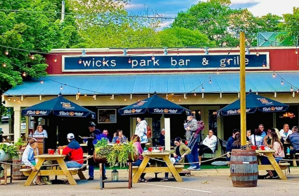 Wicks Park Bar & Grille - Best Gay Nightlife in Saugatuck
