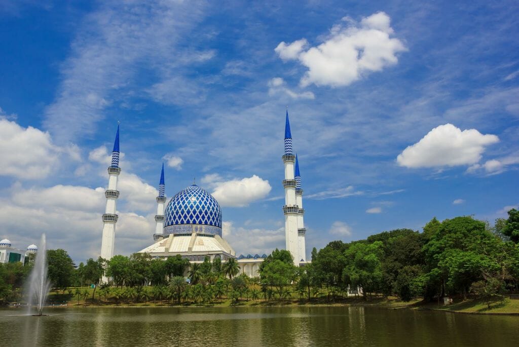 Gay Shah Alam Malaysia Travel Guide