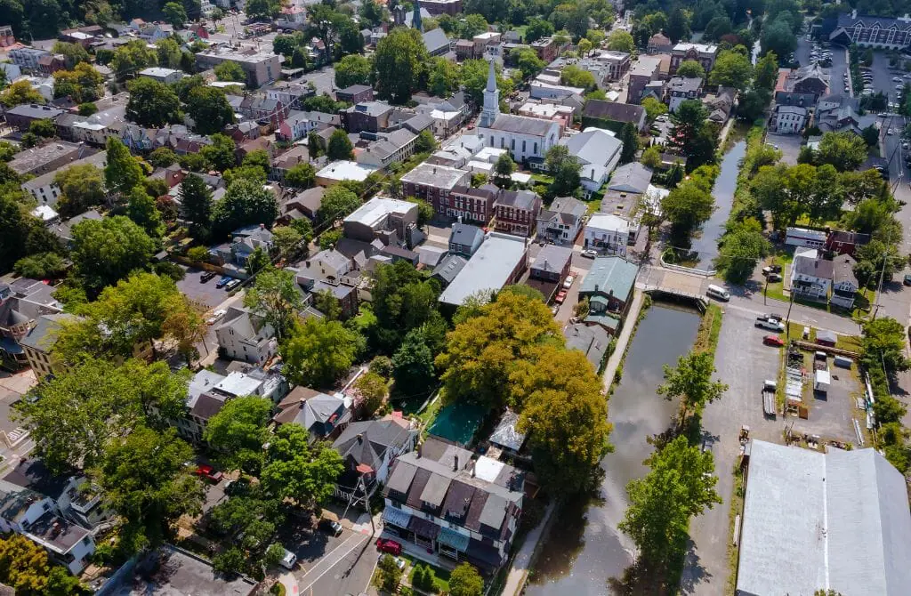Moving To LGBTQ Lambertville, New Jersey - Neighborhood in LGBTQ Lambertville, New Jersey - gay realtors in LGBTQ Lambertville, New Jersey - gay realtors LGBTQ Lambertville, New Jersey