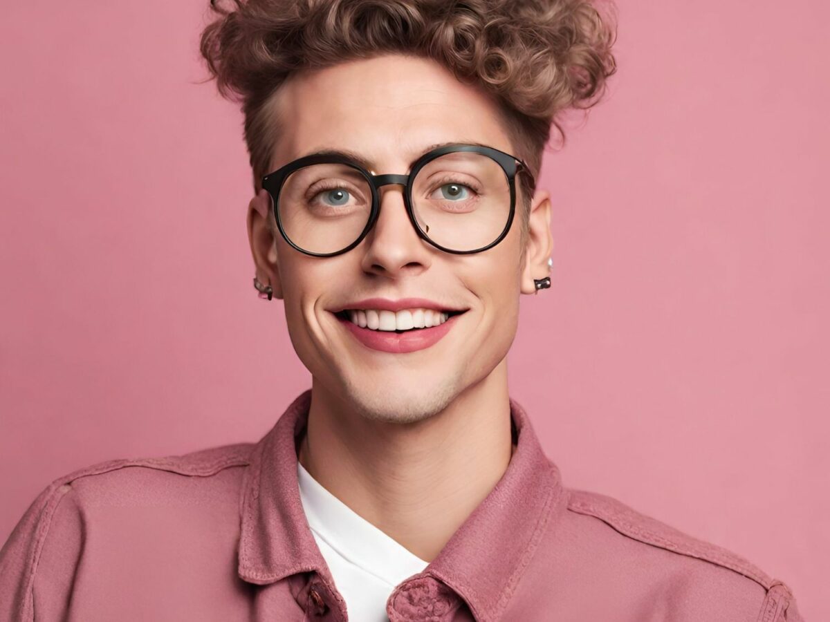 Creating The Perfect Queer Dating Profile Picture With Facetune